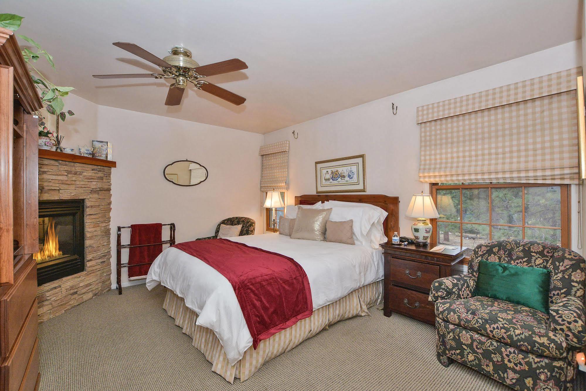 Alpenhorn Bed And Breakfast Big Bear Lake Exterior foto
